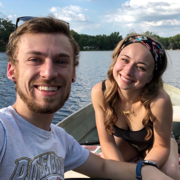 Meet your Poshers, Kristen & Johnny - Picture 6 of 6